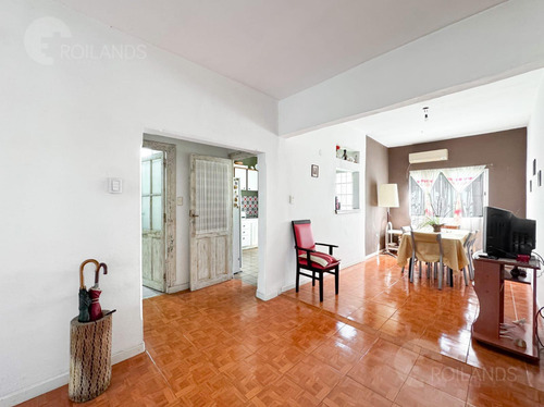 Venta Ph 4 Ambientes En Planta Baja Y Primer Piso En Villa Sarmiento