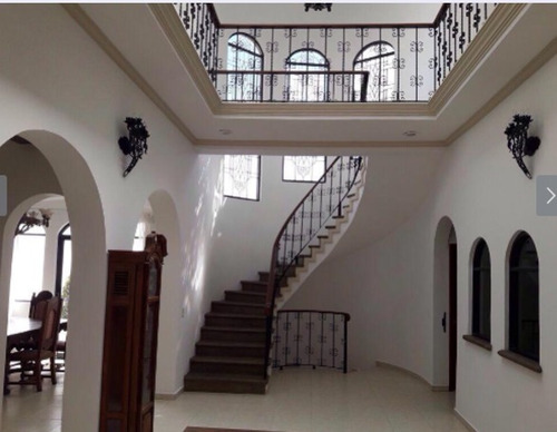Imagen 1 de 4 de Casa En Venta 4 Recámaras,fraccionamiento Cerrado Con Vigila