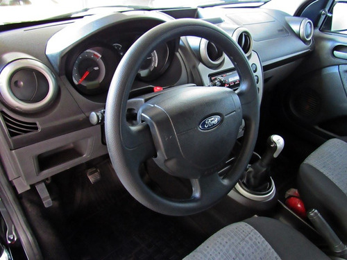 Ford Fiesta 1.6 ROCAM SEDAN 8V FLEX 4P MANUAL