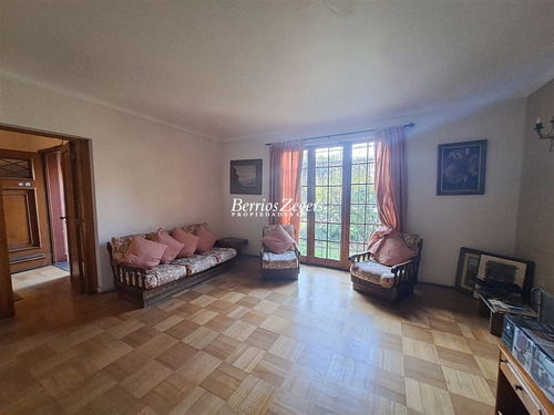 Casa En Venta De 5 Dorm. En Ñuñoa