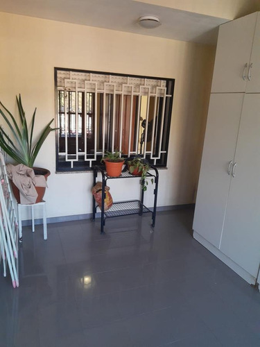 Imagen 4 de 21 de Se Vende Casa Con Departamento En Barrio Los Paraísos