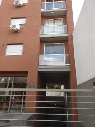 Imagen 2 de 8 de Venta Cochera Descubierta Edificio Clock