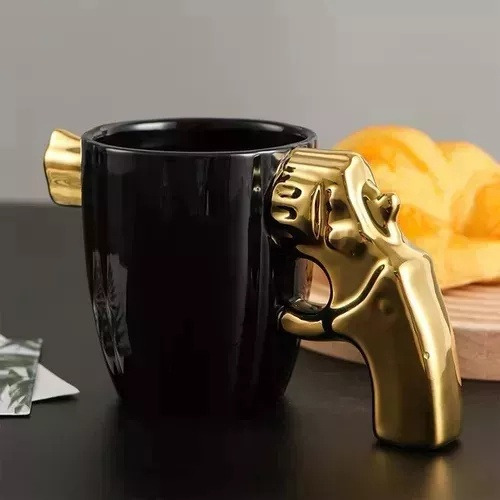 Una Taza De Cerámica Con Forma De Revólver, Estilo A