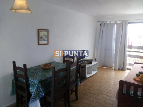 Venta De Edificio En La Paloma Frente Al Mar.