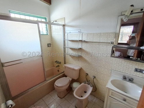 En Venta Hermosa Casa Con Anexo Y Amplio Jardín En Santa Paula