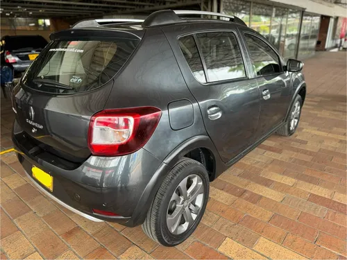 Renault Stepway 1.6 Intense Automática