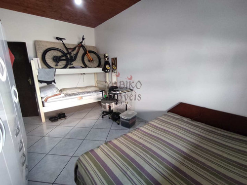 Imagem 9 de 15 de Casa Térrea No Centro De Bertioga, Com Amplo Quintal. - V841