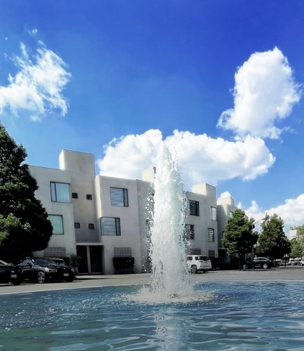 Venta De Residencia En Reseva De Los Jinetes