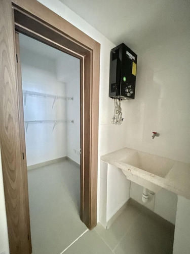 Apartamento En Alquiler 2 Habitaciones - El Millonel Millon