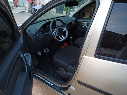 Imagem 9 de 11 de Renault Sandero 2012 1.0 16v Expression Hi-flex 5p