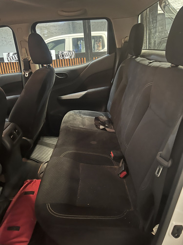 Nissan NP300 2.3 Frontier Se Plus Cd 4x2 Mt