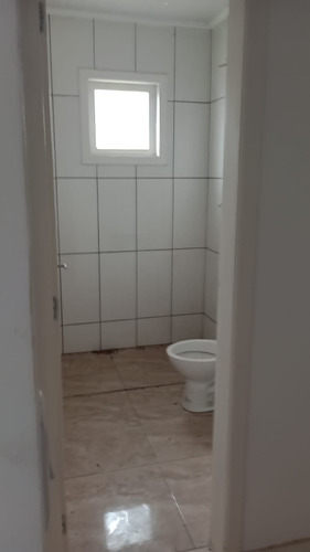 Vendo Sobrado Com 2 Dormitórios Esperando Um Terceiro