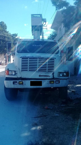 Imagen 3 de 9 de Camion Con Grua Usado