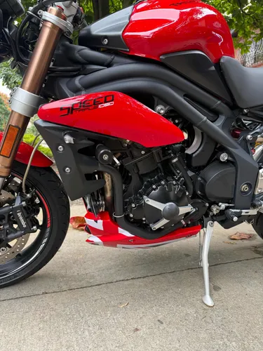 Triumph Speed Triple 1050 ( No Abs ) 2011