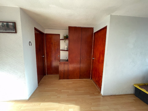 Cuarto Con Amplios Closets