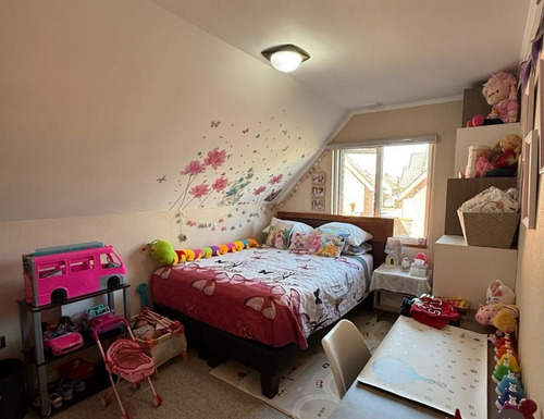 Casa En Venta De 4 Dorm. En Concepción