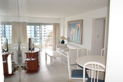 Apartamento En Brava, 2 Dormitorios *- Ref: 1116
