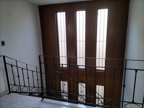 Se Vende Casa En Fraccionamiento Los Arcos En Excelente Ubicación Calle Con Parque Área Verde De Ambos Lados,