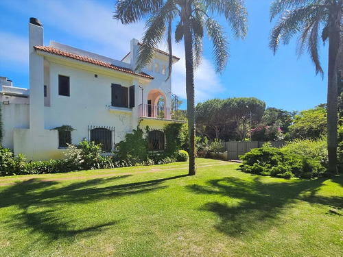 Ideal Empresa! Residencia De Lujo/1203m2/a Pasos De Arocena/barbacoa/calefaccion/carrasco Sur