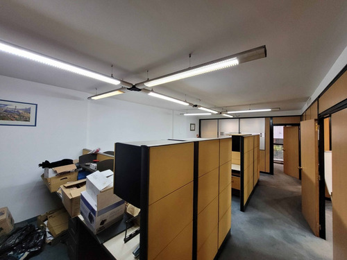 Imagen 7 de 15 de Piso De Oficina, 100m2, Seguridad, En Venta, Microcentro!