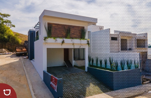 Imagen 2 de 15 de Moderna Casa A La Venta Cerca De Residencial Monte Magno, Xa