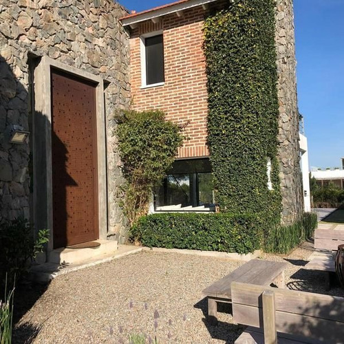 Casa En Venta De 3 Dormitorios En Montoya