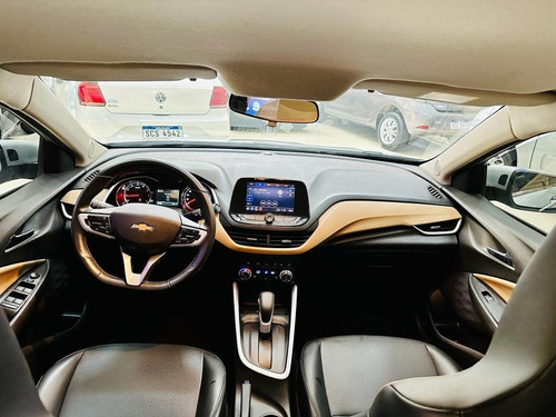 Imagen 9 de 12 de Chevrolet Onix Premier 21.000 Km Retira U$d 11990 Y Financio