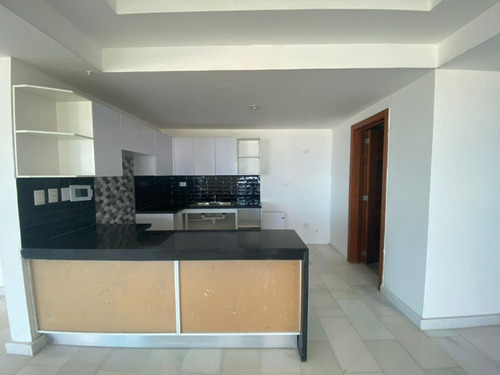 Imagen 5 de 23 de La Esperilla Apto. Nuevo, Piso 15 - 3hbs -3 Parqueos - Hermosa Vista Al Mar Y A La Ciudad - Área Social Con Lounge Bar Piscina Con Hidroterapia -gimnasio-spa De Masaje - Sauna- Área Infantil -salón