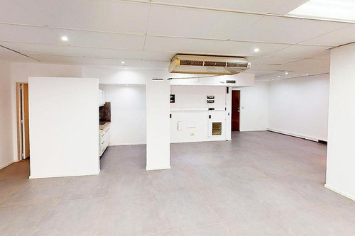 Oficina En Muy Buen Estado, Reciclada | Luminosa