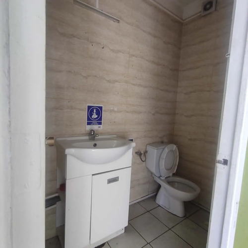 Arriendo Oficina De Planta Libre De 30m2 En Sector Prat