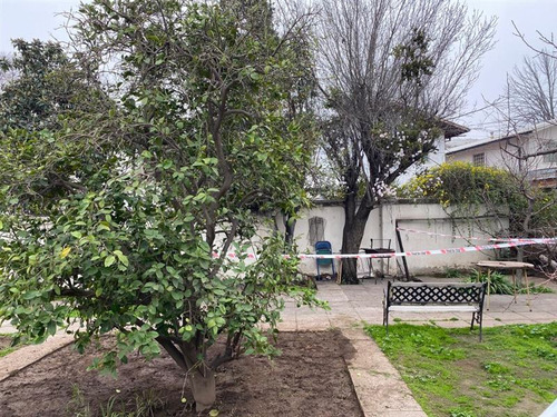 Casa Con Gran Terreno Y Excelente Ubicación En Ñuñoa