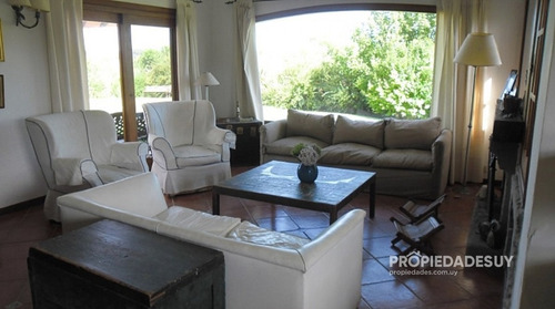 Casa En Venta En Laguna Del Diario!- Ref: 753
