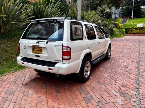 Nissan Pathfinder 3.5 Se Blindaje 3 At