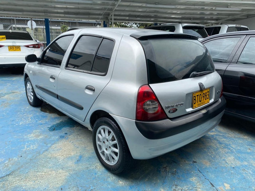 Renault Clio Blindado