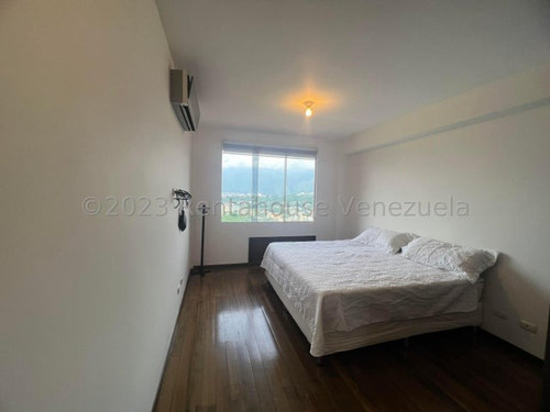 Apartamento En Alquiler En Lomas Del Sol 150mt2 3d 2b 3p