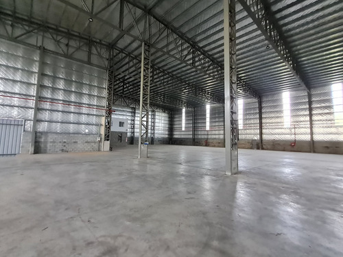 Imagen 12 de 13 de Nave De 2500 M2 A Estrenar.