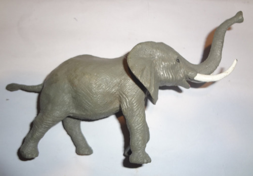 Muñeco Elefante Animales 16cm