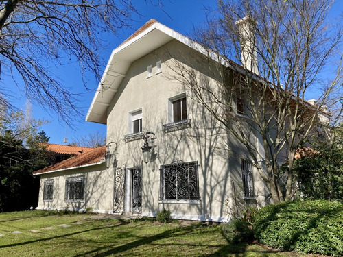 Alquiler Casa Oficina Carrasco Centrico Proximo Arocena 458 M2 Parking