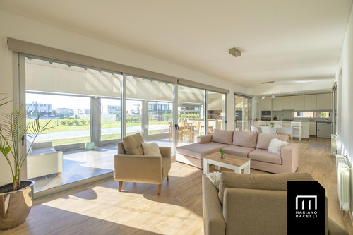 Casa En Venta En Terralagos