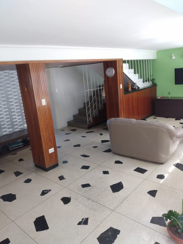 Se Vende Casa En San Bernardino 380m2 T - 760m2 C