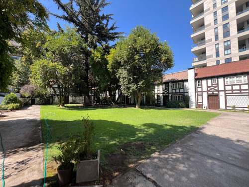 Estilo Inglés I Condominio I Alonso De Córdova I Impecable