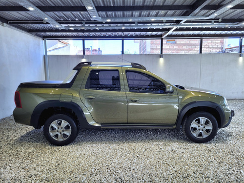 Renault Duster Oroch 2.0 Outsider Plus