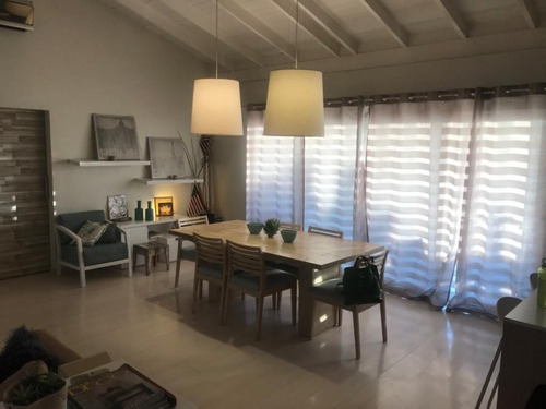 Venta Monte Grande Barrio Mirasoles Casa 3 Dorm Y Piscina!