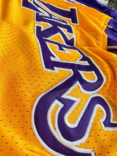 Imagen 6 de 10 de Short Bermuda Básquet Nba Retro Lakers Temp 1996/97