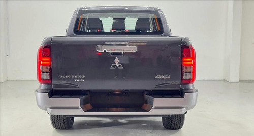 Mitsubishi Triton 2.4 BITURBO DIESEL CD GLS 4X4 AUTOMÁTICO