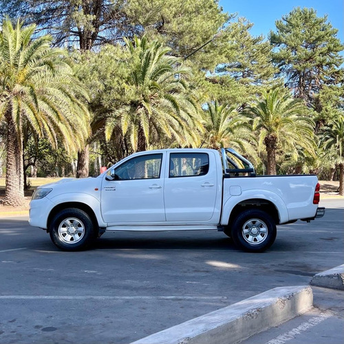 Imagen 2 de 10 de Toyota Hilux (l12) 3.0 C/d 4x2 Tdi Sr 171cv