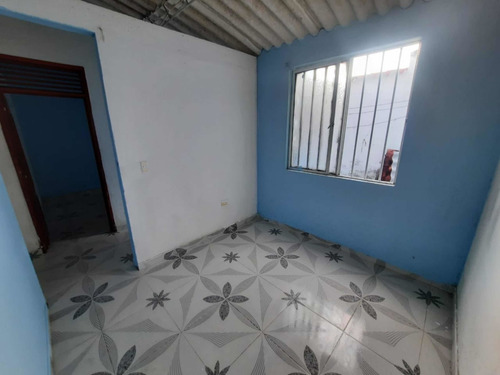 Imagen 19 de 21 de Casa De 3 Habitaciones Un Baño, Garaje Amplio. Barrio La Reliquia