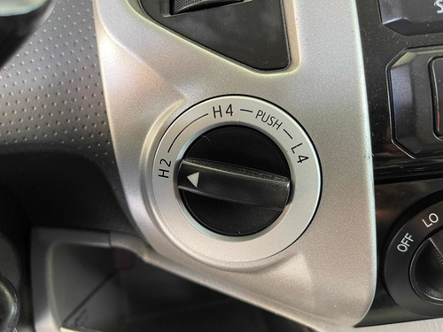 Imagen 12 de 15 de Toyota Tacoma Cabina Y Media 4x4