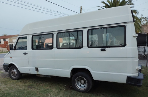 Iveco Daily 35.10 Furgón Vidriado Con Asientos