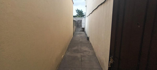 Imagen 5 de 20 de Galpón O Deposito En Venta Con Playa De Estacionamiento - Morón Sur